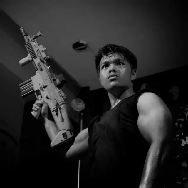 6 Potret Kemal Fathur Pamer Otot Kekar, Pemeran Memet di Sinetron Si Entong