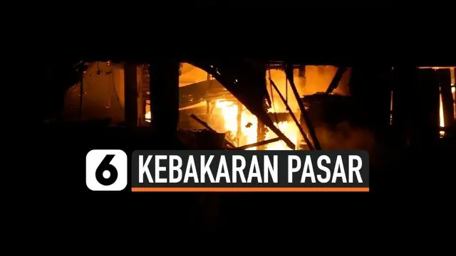 Pasar Pinang di Kabupaten Labuhanbatu Sumatera Utara Ludes terbakar. Puluhan lapak dan kios, hangus terbakar. Api menyambar 4 blok bangunan pasar. Para pedagang berusaha menyelamatkan barang-barang dagangan mereka.