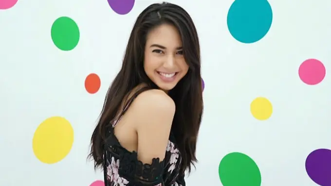 [Bintang] Aurelie Moeremans