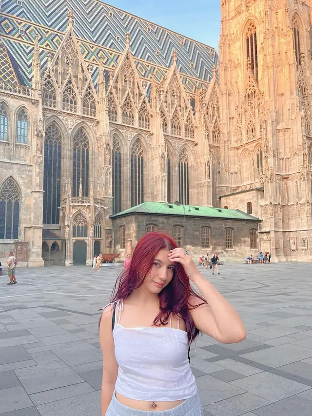 Beby Tsabina dan Cassandra Lee Liburan di Vienna