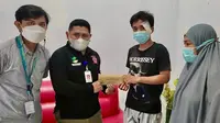 Kepala Subdit Penanganan Korban Bencana Alam Muhammad Delmi yang hadir di kediaman Wawan, di Kelurahan Maricaya Selatan, Kecamatan Mamajang, Kota Makassar (01/08).