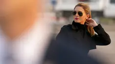 Penasihat Presiden Amerika Serikat Donald Trump, Hope Hicks tiba di Bandara Internasional Reno-Tahoe, Reno, Nevada, Amerika Serikat, 12 September 2020. Hope Hicks dinyatakan positif terinfeksi COVID-19. (AP Photo/Andrew Harnik, File)