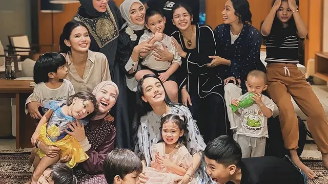Potret Citra Kirana Bukber Bareng Finalis Gadis Sampul 2007. (instagram/citraciki/oxcel)