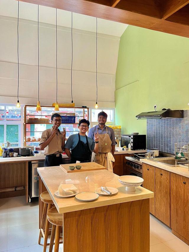 Fine Dining Mari Merangkai Bunga Seroja Bandung