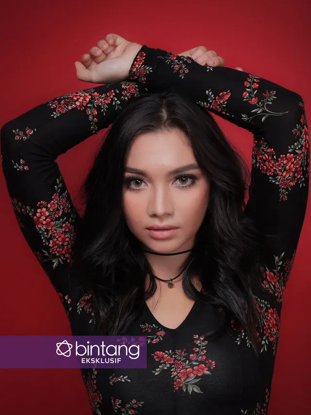 [Bintang] Angela Gilsha