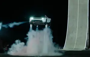 Tesla Pamer Roadster Terbang, Ini Harga dan Spesifikasinya