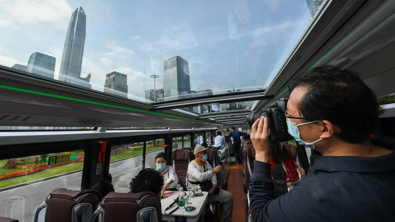 Serunya Keliling Kota Shenzhen dengan Bus Wisata