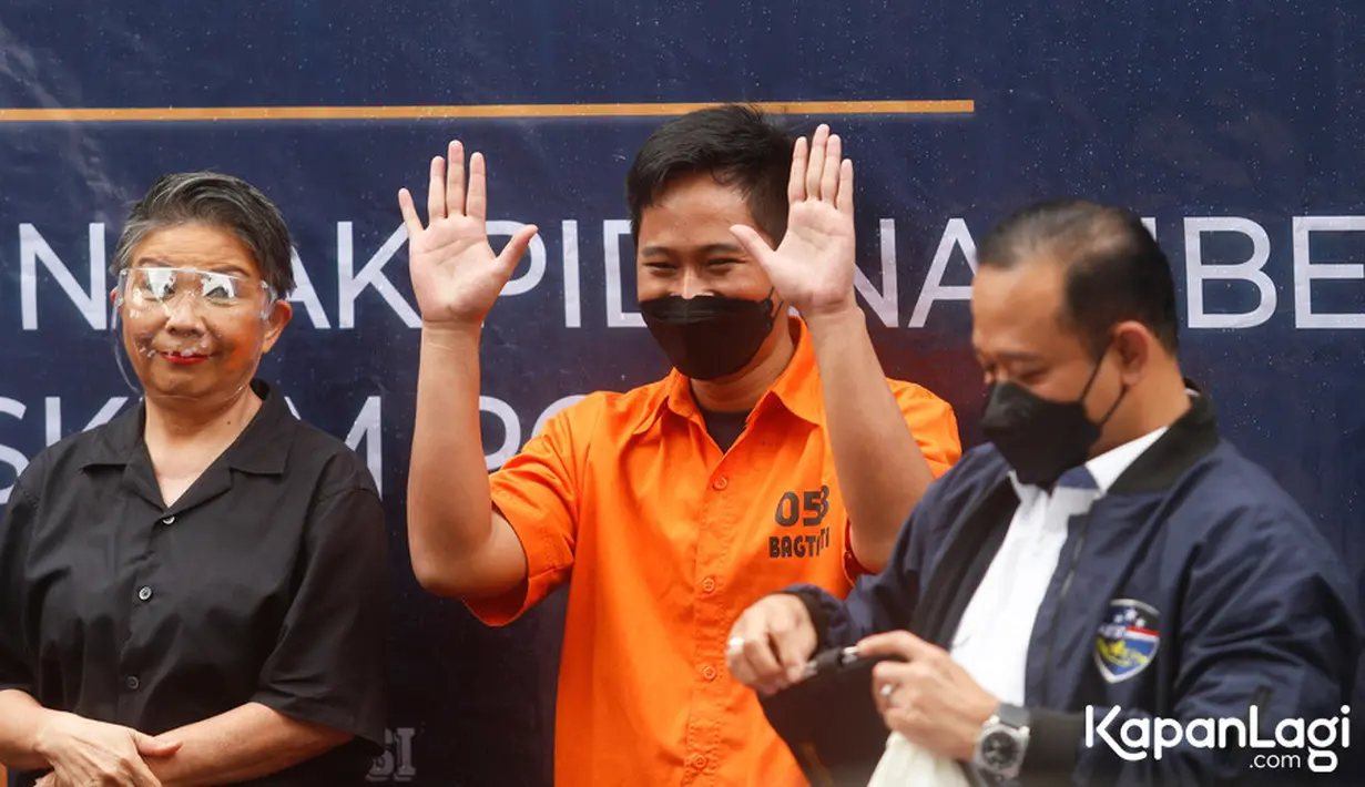 Barang bukti Doni Salmanan (Bayu Herdianto/© KapanLagi.com)