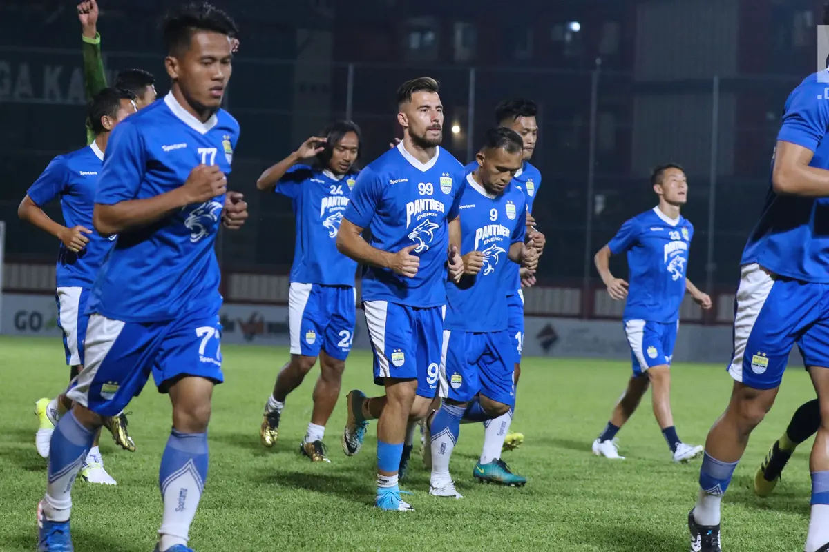 Persib Jajal Stadion PTIK