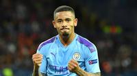 Gabriel Jesus mencetak dua gol saat Manchester City menang 4-0 atas Fulham.