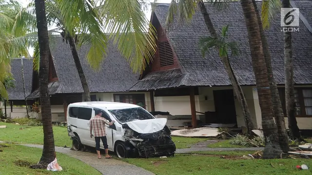 Terjangan Tsunami Anyer Seret Mobil di Tanjung Lesung