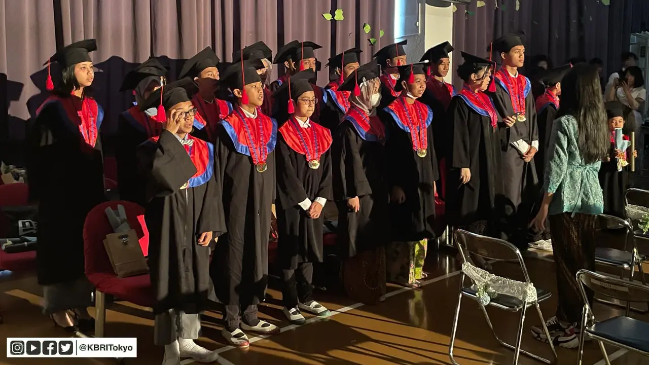 28 siswa dan siswi berprestasi lulusan Sekolah Republik Indonesia Tokyo (SRIT), Jepang.