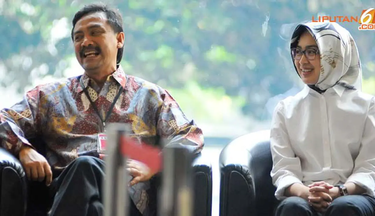 Andi Malarangeng sesekali terlihat tertawa saat berbincang dengan Airin (Liputan6.com/ Abdul Aziz Prastowo)