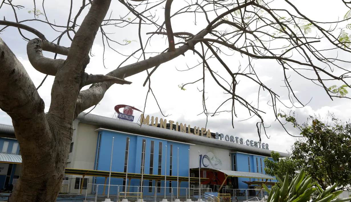 Suasana tampak luar dari venue bulutangkis SEA Games 2019 di Muntinlupa Sports Center, Manila, Sabtu (23/11). Cabang bulutangkis akan mulai bertanding pada Minggu (1/12). (Bola.com/M Iqbal Ichsan)