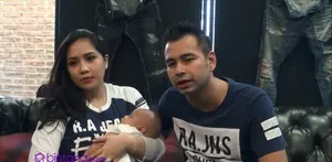 Saat ini, Raffi Ahmad berusaha bekerja semaksimal mungkin untuk membangun bisnis dalam segala bidang. Hal itu Raffi lakukan, demi kesejahteraan keluarganya di masa yang akan datang, ia tak mau sang buah hati bekerja keras seperti halnya yang ia lakuk...
