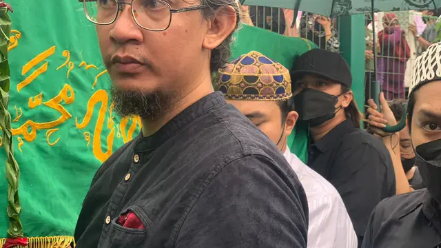 Suasana pemakaman Vanessa Angel dan Bibi Ardiansyah. (Surya Hadiansyah/ Liputan6.com)