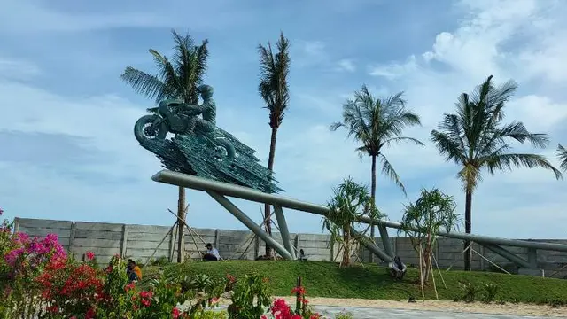 Patung Jokowi di Sirkuit Mandalika