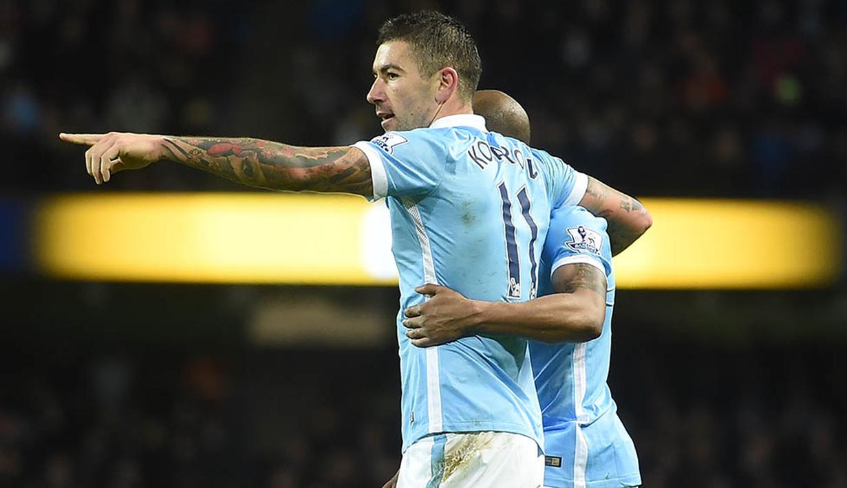 Kemenangan Manchester City 3-1 atas Southampton membuat mereka memimpin klasemen sementara Liga Premier Inggris pada pekan ke-14. (AFP Photo/Paul Ellis)