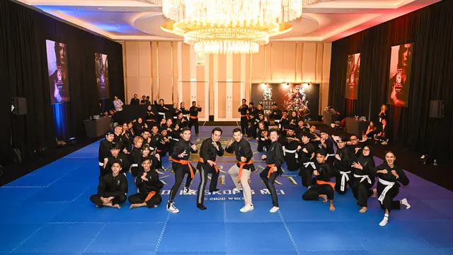 Bintang Film Mortal Kombat 2 Joe Taslim, Ludi Lin, Tadanobu Asano, dan Max Huang di Indonesia. (dok. Warner Bros)