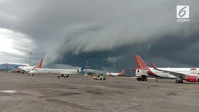 Unduh 910 Gambar Fenomena Awan Berbentuk Tsunami Terbaik 