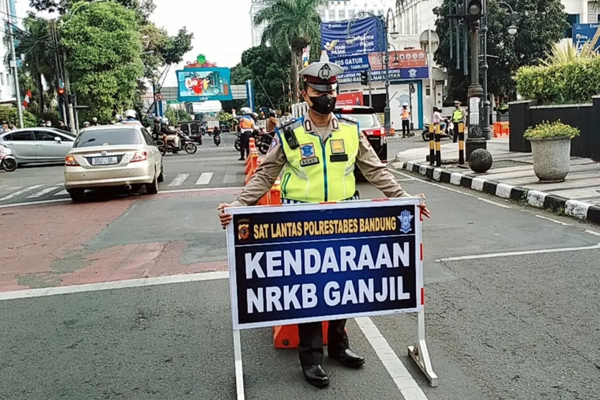 Catat Deretan Wilayah PPKM Level 2-4 Jawa dan Bali yang Menerapkan Ganjil Genap