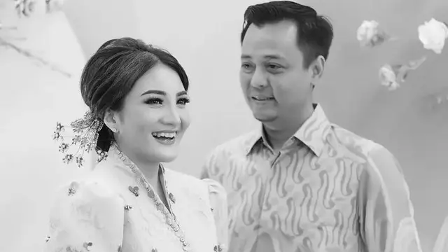 6 Potret Kiki Amalia Pakai Baju Bodo Resmi Dilamar Sang Kekasih, Lepas Status Janda 10 Tahun