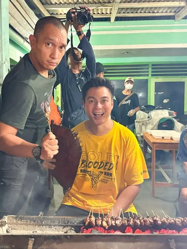 Baim Wong bakar sate (Instagram/baimwong)