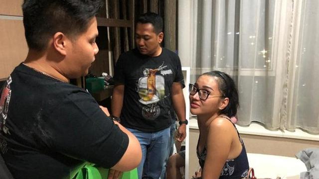 Terseret Kasus Narkoba, Ini 7 Potret Detik-detik Lucinta Luna Ditangkap Polisi