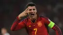 Pemain Spanyol, Alvaro Morata melakukan selebrasi setelah mencetak gol ke gawang Skotlandia pada laga Grup A Kualifikasi Euro 2024 di La Cartuja Stadium, Sevilla, Spanyol, Jumat (13/10/2023) dini hari WIB. (AFP/Javier Soriano)