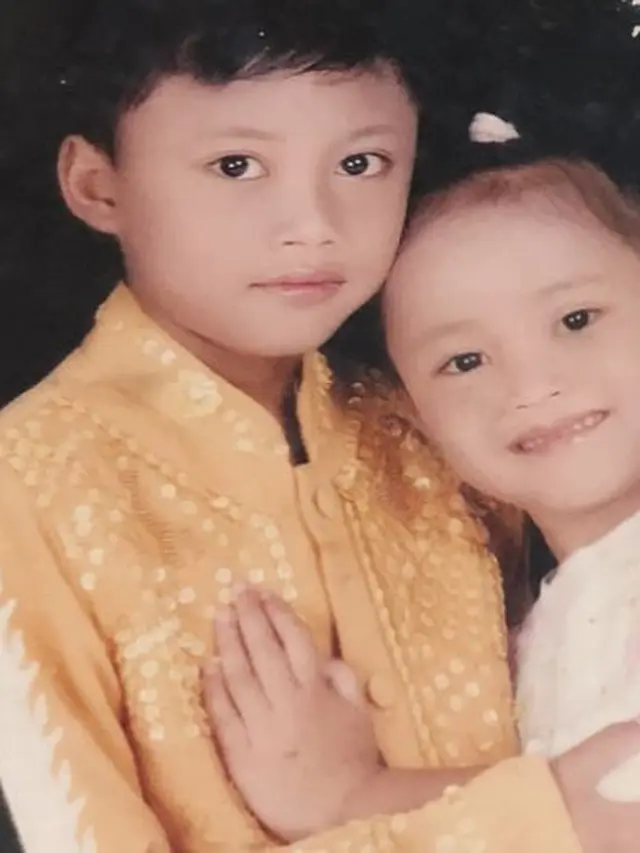 6 Potret Masa Kecil Rizky Febian dan Putri Delina, Bikin Gemas