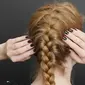 Ilustrasi Kepang French Braid (sumber gambar: instructables.com)