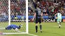 Gol ke-9 Cristiano Ronaldo dicetak pada laga semifinal Euro 2016 melawan Wales di Parc Olympic Lyonnais, Lyon (6/7/2016). Gol terjadi di menit ke-50 yang membawa Portugal memimpin 1-0. Hasil akhir Portugal menang 2-0 dan lolos ke final dan menjadi juara. (Foto: AFP/Miguel Medina)