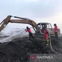 30 Pasukan Manggala Agni Dikerahkan Tangani Kebakaran TPA Jatiwaringin