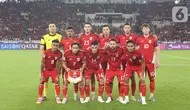 Pemain Timnas Indonesia bersiap jelang laga lanjutan putaran ketiga kualifikasi Piala Dunia 2026 zona Asia grup C melawan China di Stadion Utama Gelora Bung Karno, Jakarta, Kamis (5/6/2025). (Liputan6.com/Angga Yuniar)