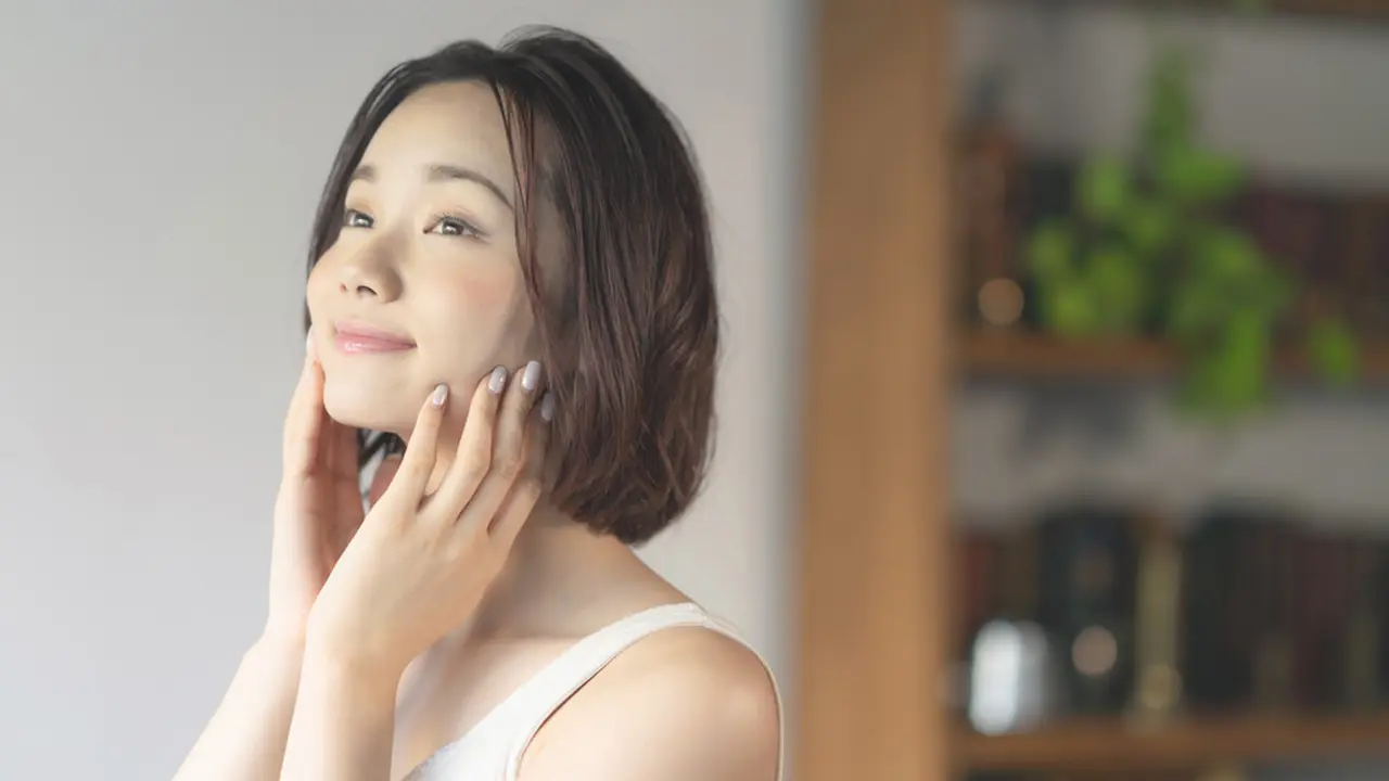 5 Kandungan Skincare Terbaik untuk Lawan Tanda Penuaan Dini Bagi Pemilik Kulit Sensitif