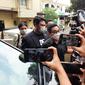 Artis Ivan Gunawan mendatangi Bareskrim Polri, Jakarta Selatan, Kamis (14/4/2022). Dia memenuhi panggilan penyidik Bareskrim Polri untuk diperiksa sebagai saksi kasus penipuan robot trading DNA Pro. (Liputan6.com/Ady Anugrahadi)