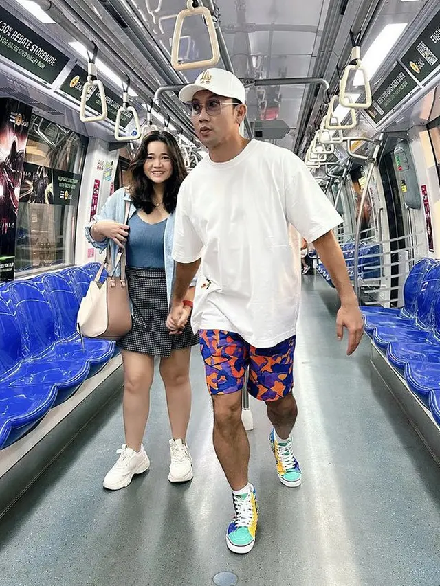 Penampilan Serasi Denny Sumargo dan Istrinya, Olivia Allan