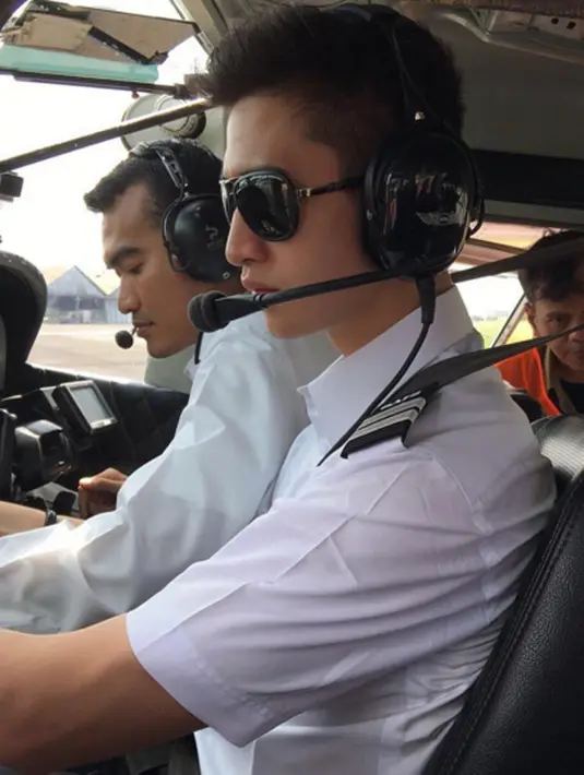 Verrell sempat dikabarkan dekat dengan Cinta Laura Khiel.  (viainstagram@verrellbramasta/Bintang.com)