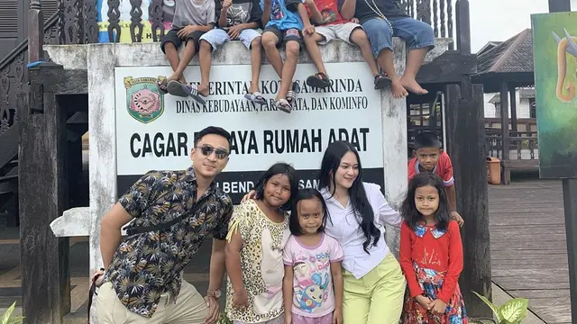 6 Potret Liburan Lutfi Agizal dengan Nadya Indry di Kalimantan