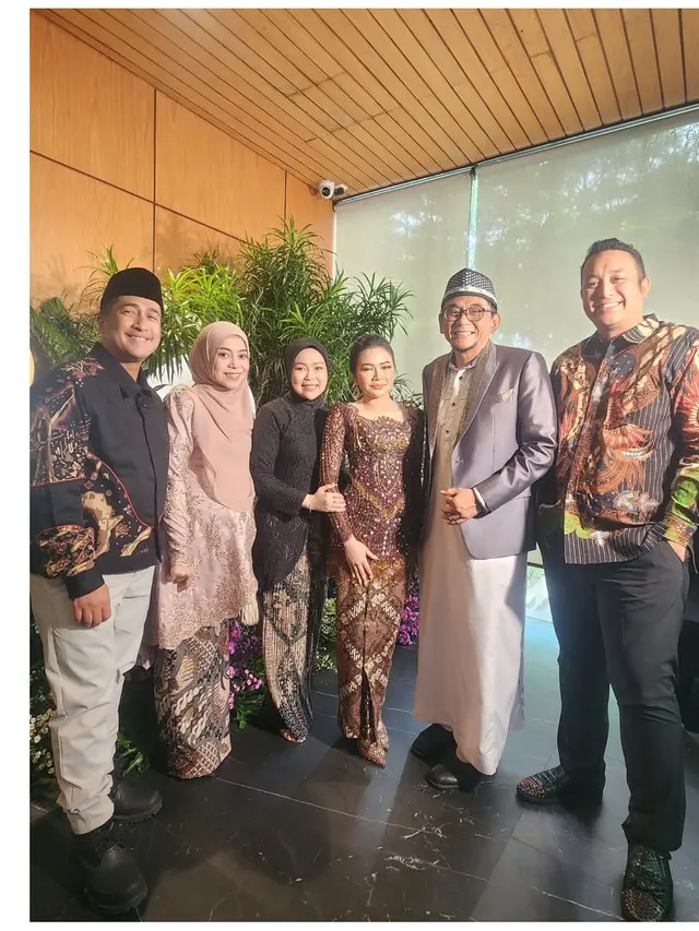 6 Potret Lesti Kejora di Pertunangan Rara LIDA, Menawan Kenakan Kebaya Pastel