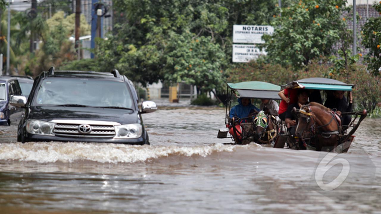 Parahnya Banjir di Kawasan Kelapa Gading