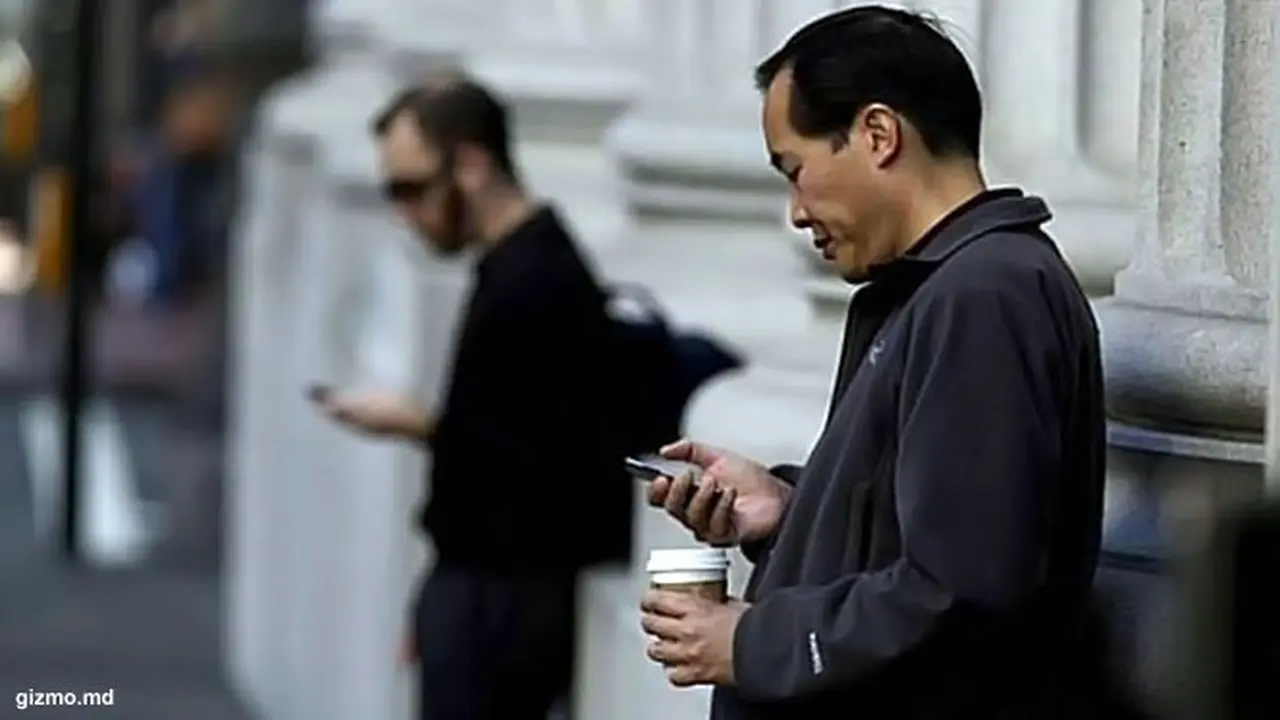 smartphone-2-130625b.jpg