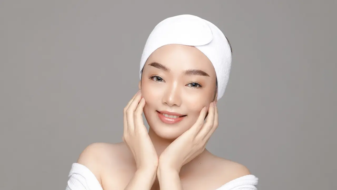 Begini Langkah Penggunaan Essence dalam Rutinitas Skincare, Biar Hasilnya Optimal