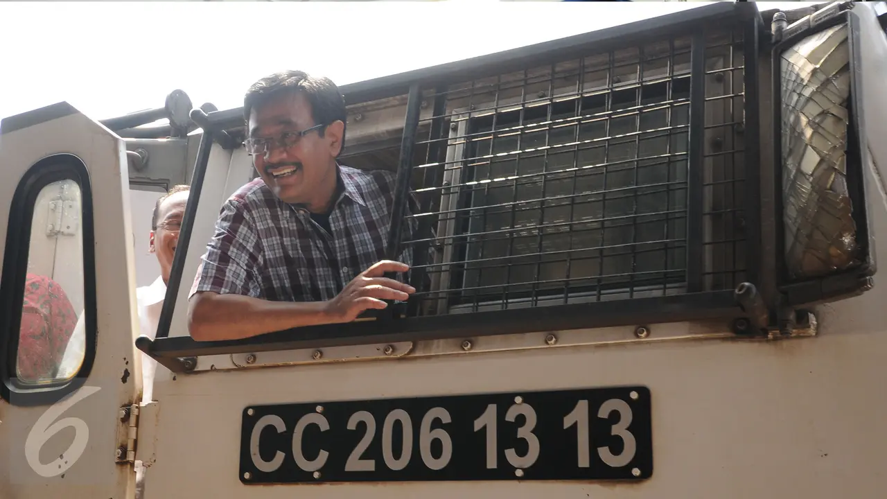 20160602-Menhub Jonan dan Wagub Djarot Sidak Stasiun Senen-Jakarta