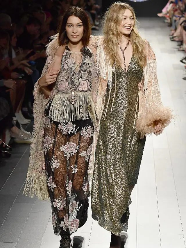 [Bintang] Bella Hadid dan Gigi Hadid