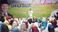 Kang Dedi Mulyadi di sela kegiatan 'Rembuk Indung Aing se-Jawa Barat' di Lembur Pakuan Kabupaten Subang. Foto (Istimewa)