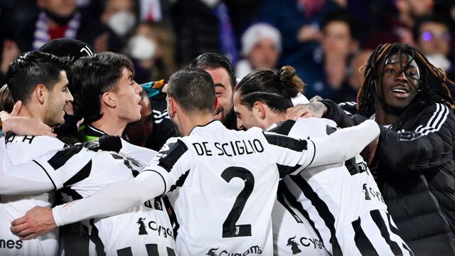 Foto: Berkat Gol Bunuh Diri, Juventus Menang Atas Fiorentina di Coppa Italia