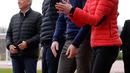 Pangeran William, Kate Middleton dan Pangeran Harry saat mengikuti perlombaan lari dalam acara amal Heads Together di Taman Queen Elizabeth II di London, Inggris (5/2). (AP Photo / Alastair Grant, Pool)