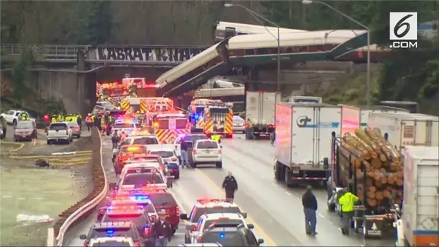 VIDEO: Nahas, Kecelakaan Kereta Amtrak Tergelincir ke Jalan Tol di Washington
