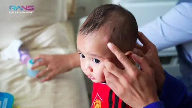 Nagita Slavina Nangis dan Gemetar Karena Cipung Jatuh dari Tempat Tidur Hingga Benjol